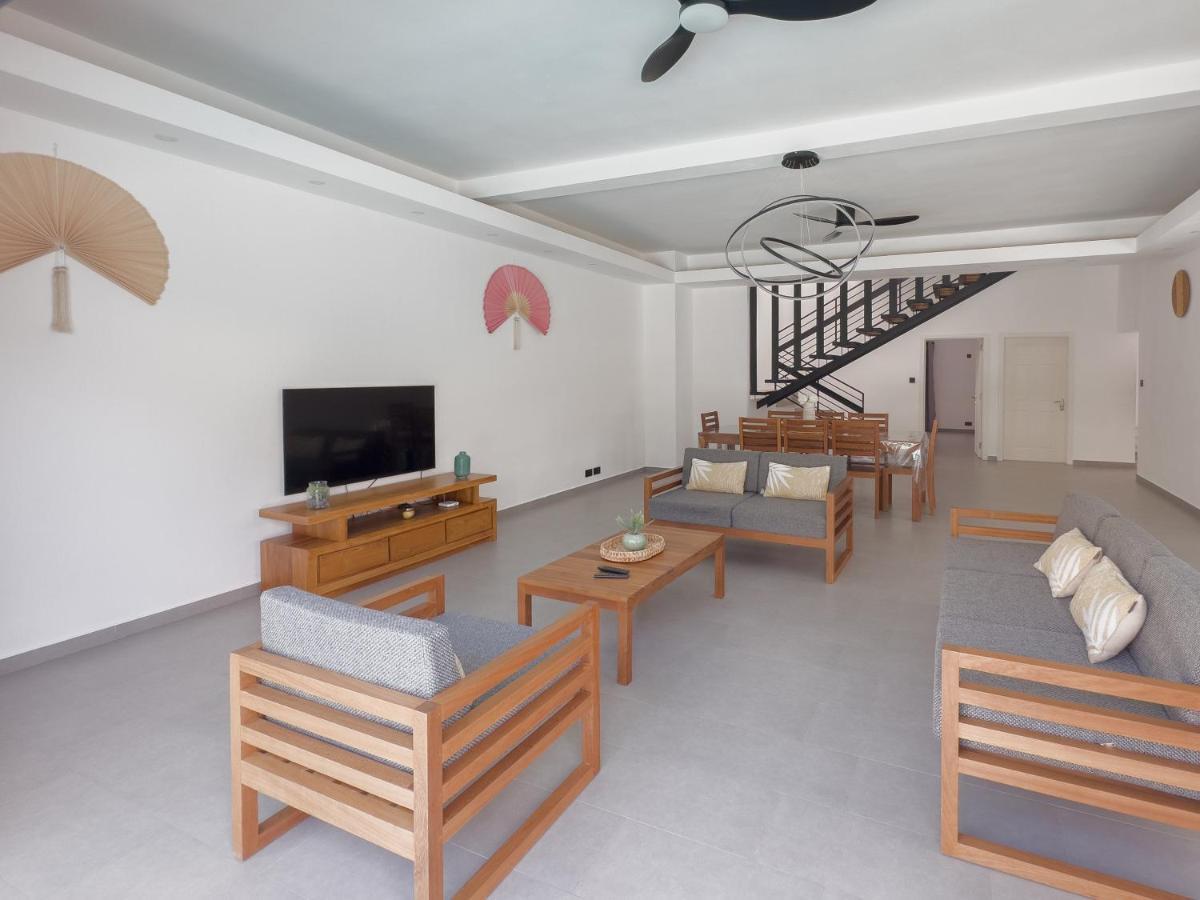 Spacious 4 Bedrooms Villa With Infinity Pool グランベ エクステリア 写真