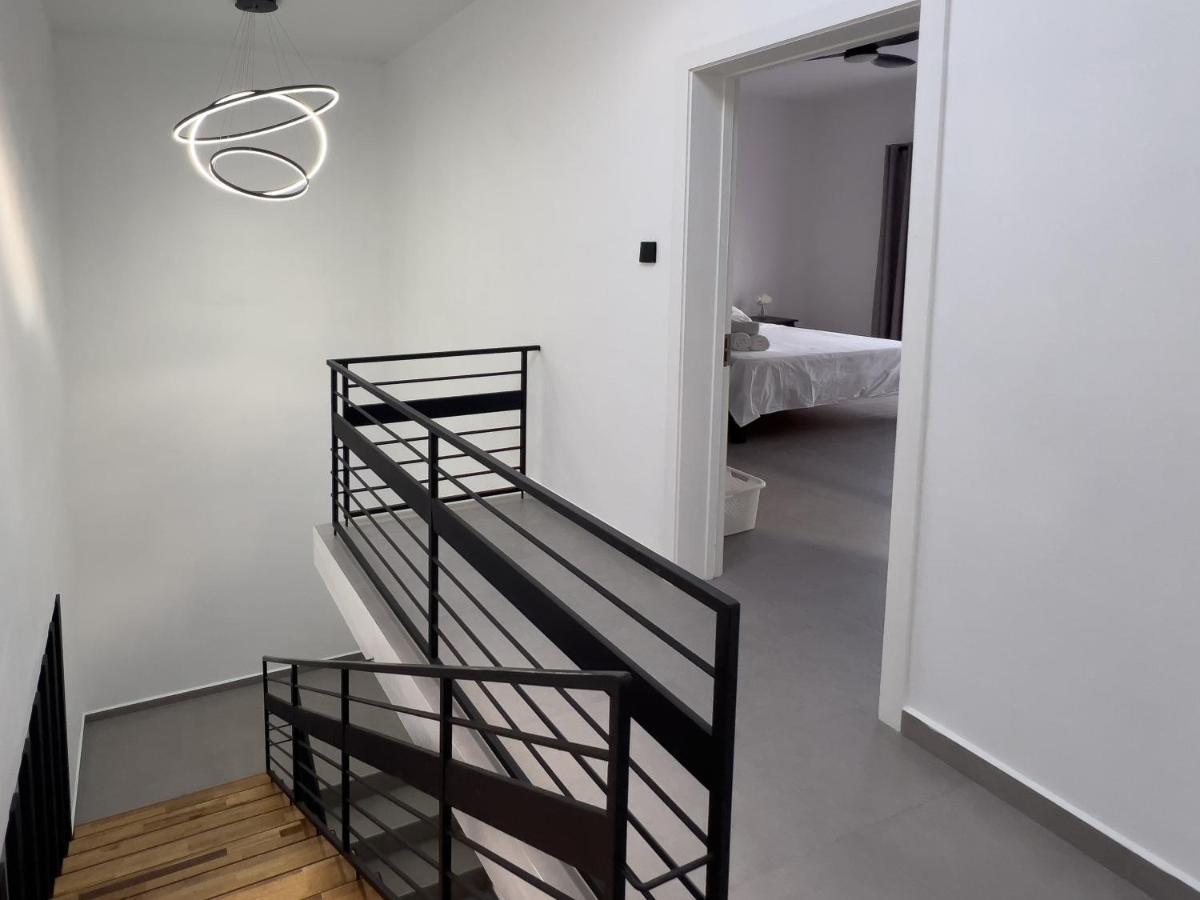 Spacious 4 Bedrooms Villa With Infinity Pool グランベ エクステリア 写真
