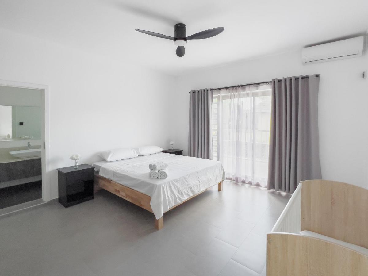 Spacious 4 Bedrooms Villa With Infinity Pool グランベ エクステリア 写真